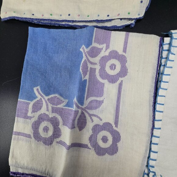 Vintage Handkerchief Lot With Floral Embroidery Cross-Stitch CM2041 - Picture 3 of 10